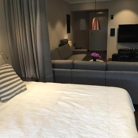 1 Apartment *