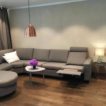 1 Apartment *